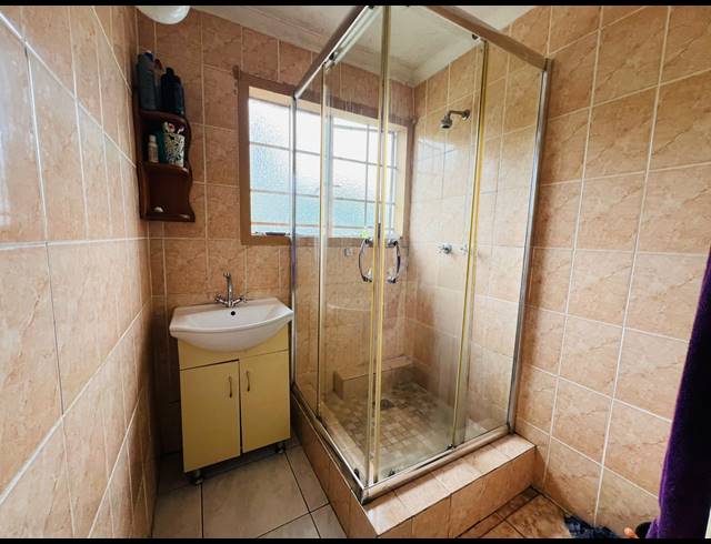 3 BEDROOM SEMI DETACHED FOR SALE IN NEWLANDS EAST